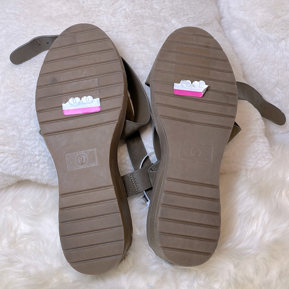 B-52 By Bullboxer Wedge Sandals - Picture 3 of 10